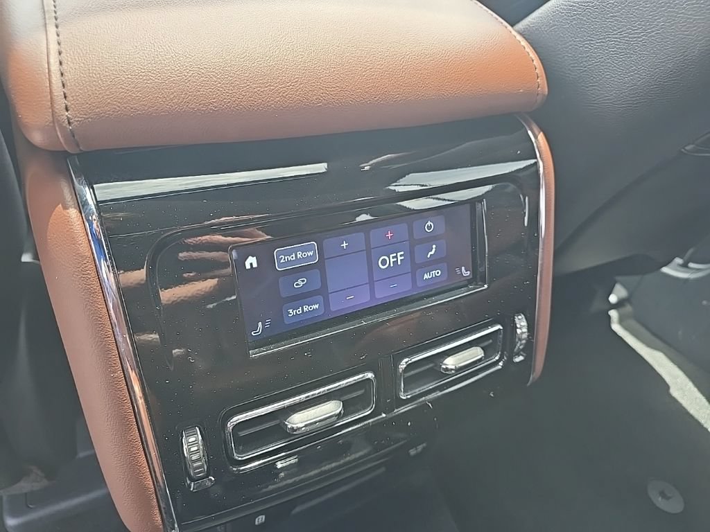 Used 2025 Lincoln Aviator Reserve w/ Luxury Package AWD/4WD image 20