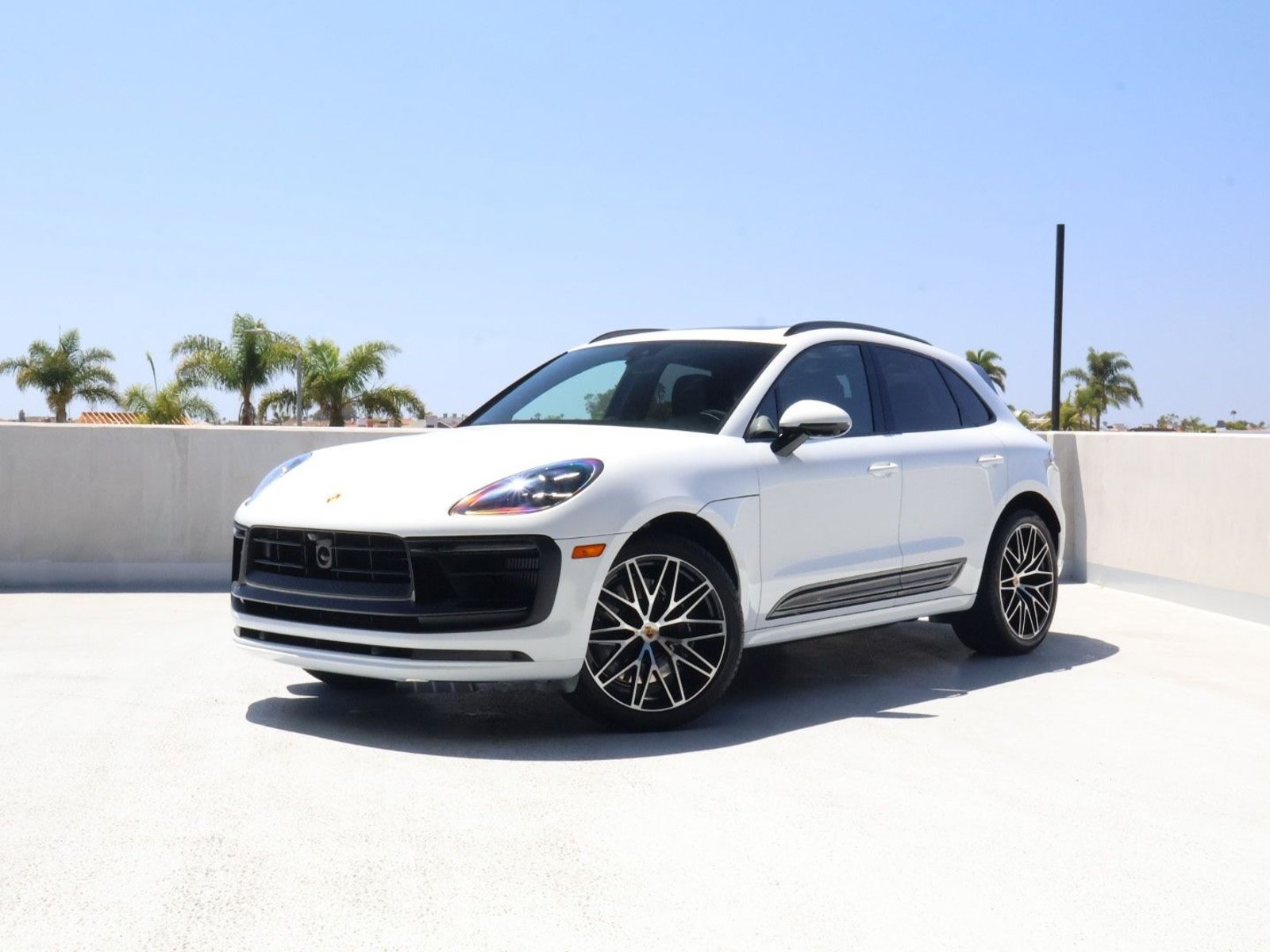 Certified 2026 Porsche Macan GTS AWD/4WD image 1