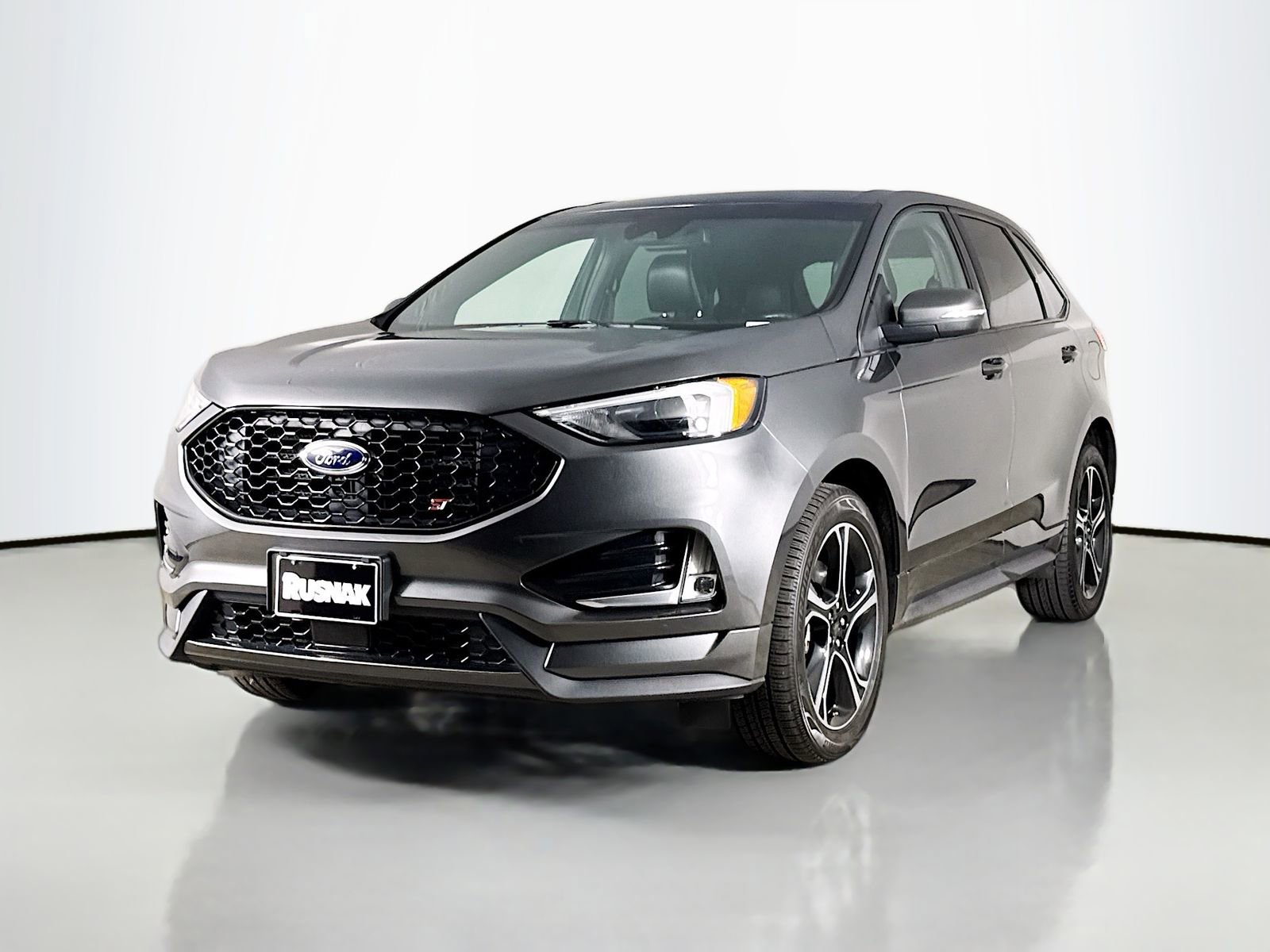 Used 2020 Ford Edge ST image 3