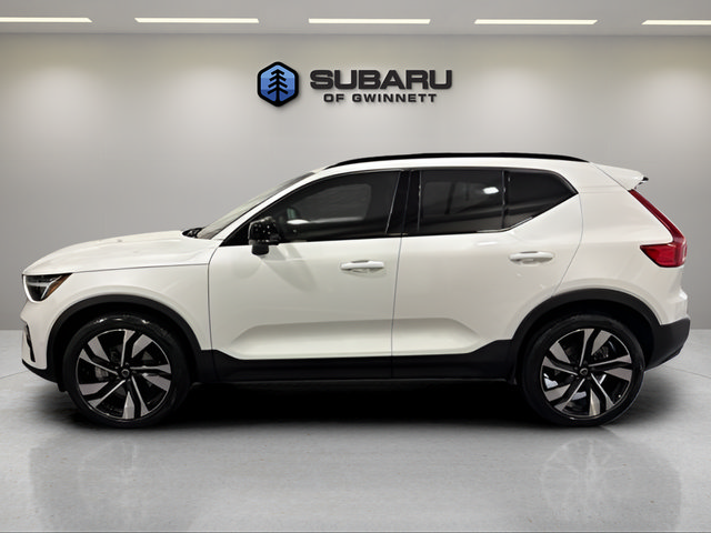 Used 2023 Volvo XC40 B5 Plus w/ Protection Package Premier AWD/4WD image 2