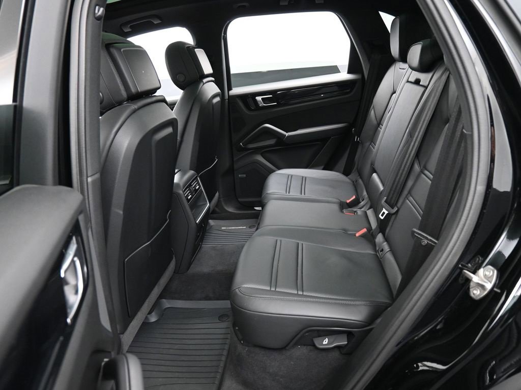 Certified 2023 Porsche Cayenne image 25