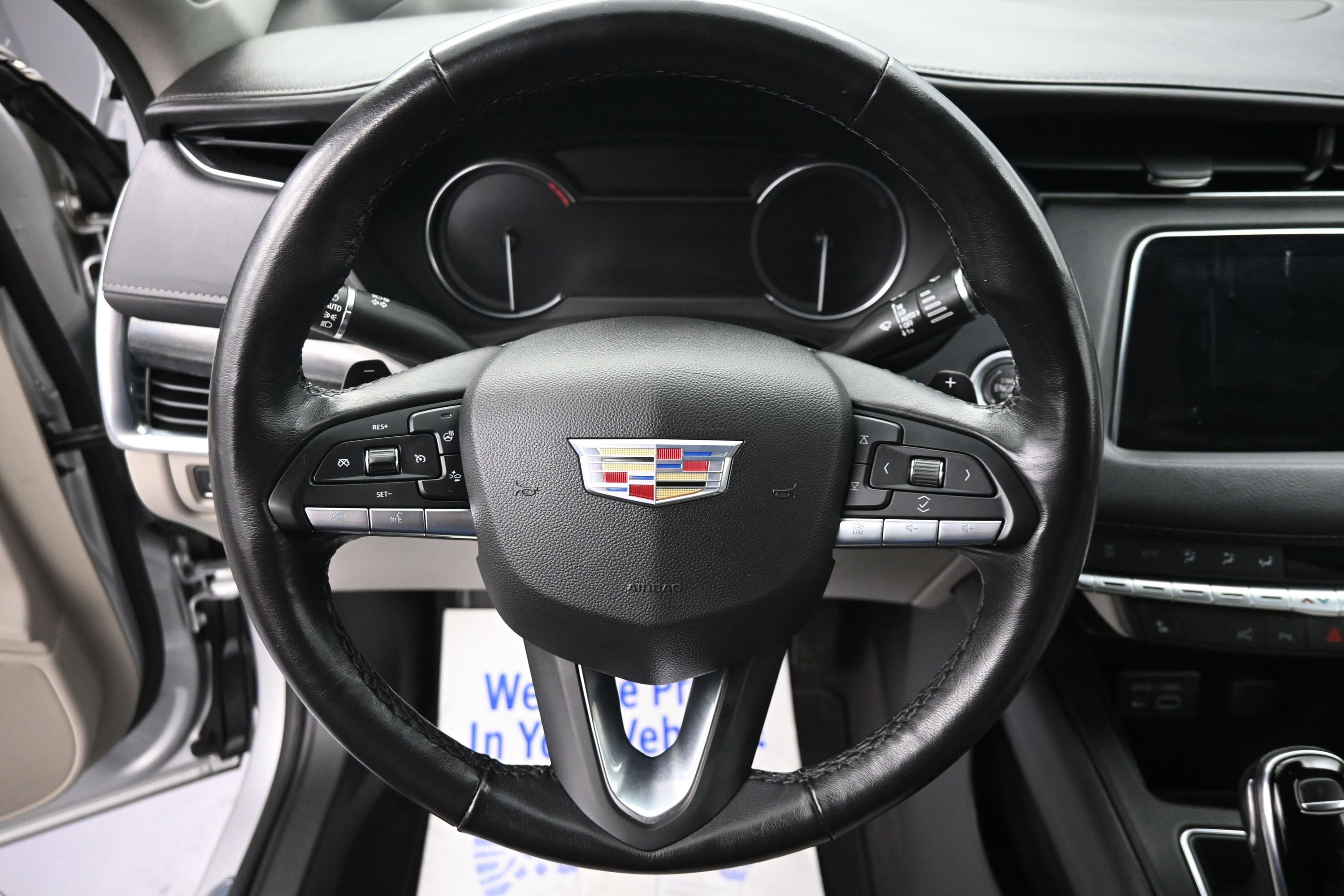 Used 2022 Cadillac XT4 Premium Luxury w/ Enhanced Visibility Package AWD/4WD image 11