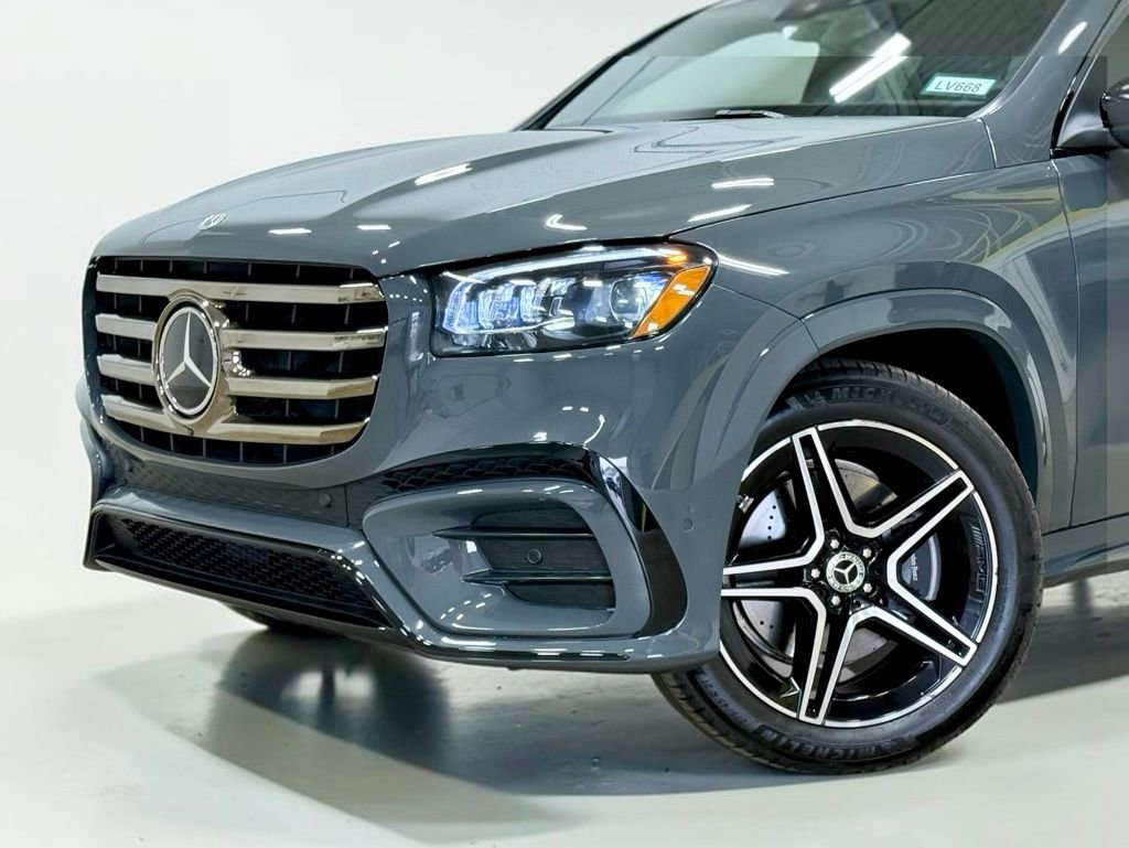 Used 2026 Mercedes-Benz GLS 450 4MATIC image 3