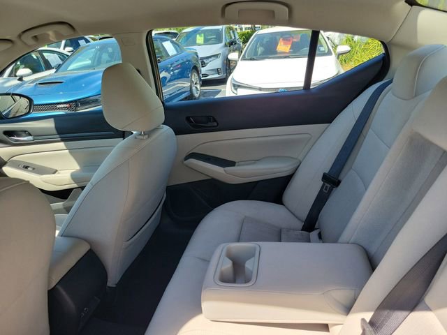 Used 2025 Nissan Altima 2.5 SV FWD image 25
