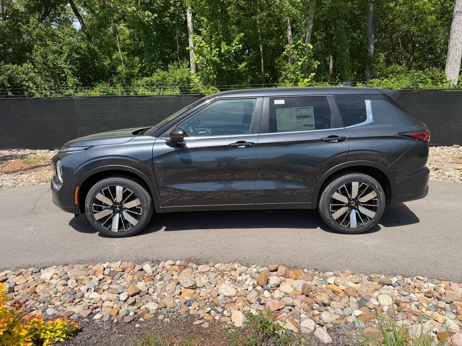 New 2026 Mitsubishi Outlander SE AWD/4WD image 2