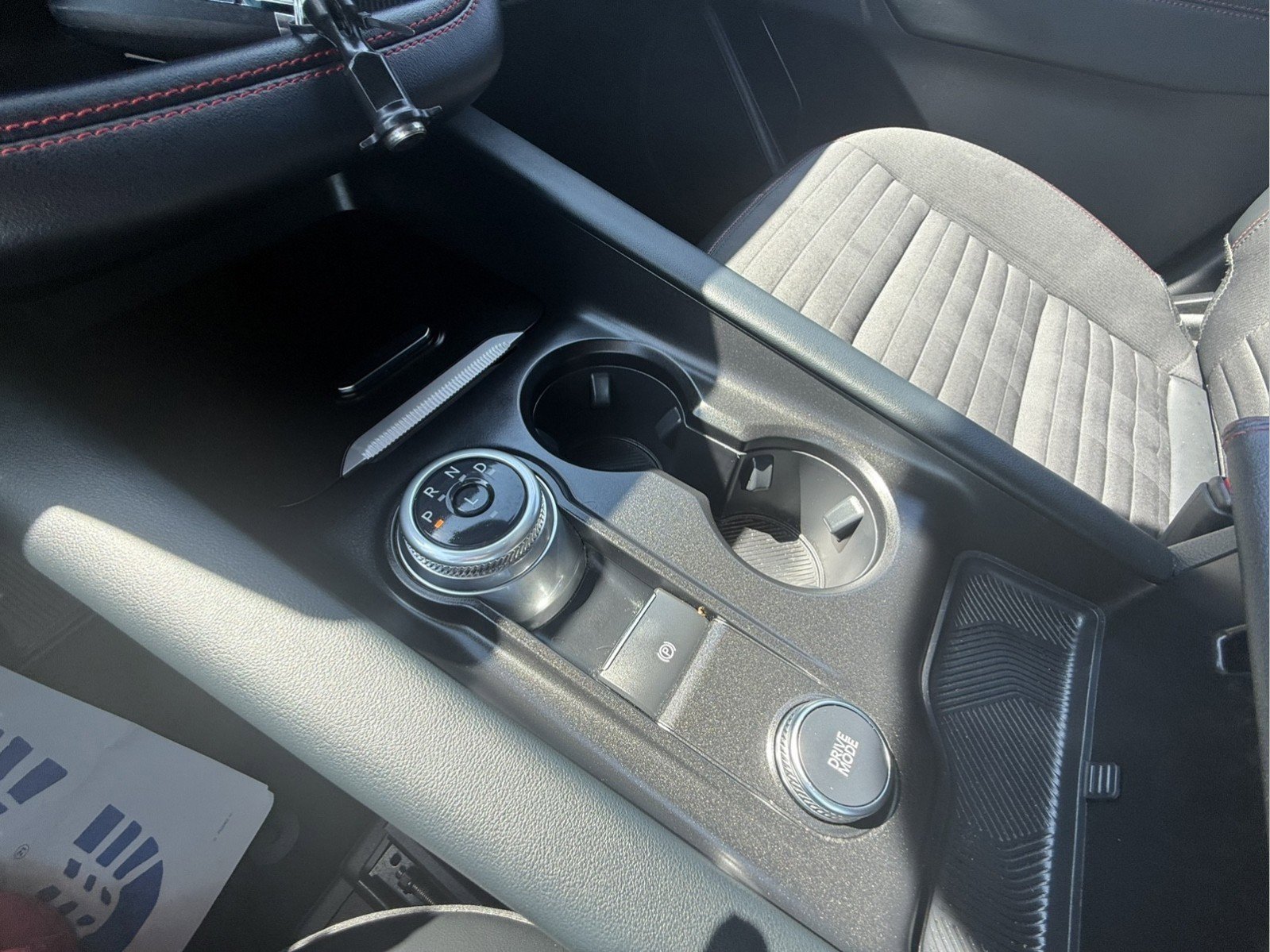 Used 2025 Ford Explorer ST-Line w/ ST-Line Street Pack image 19