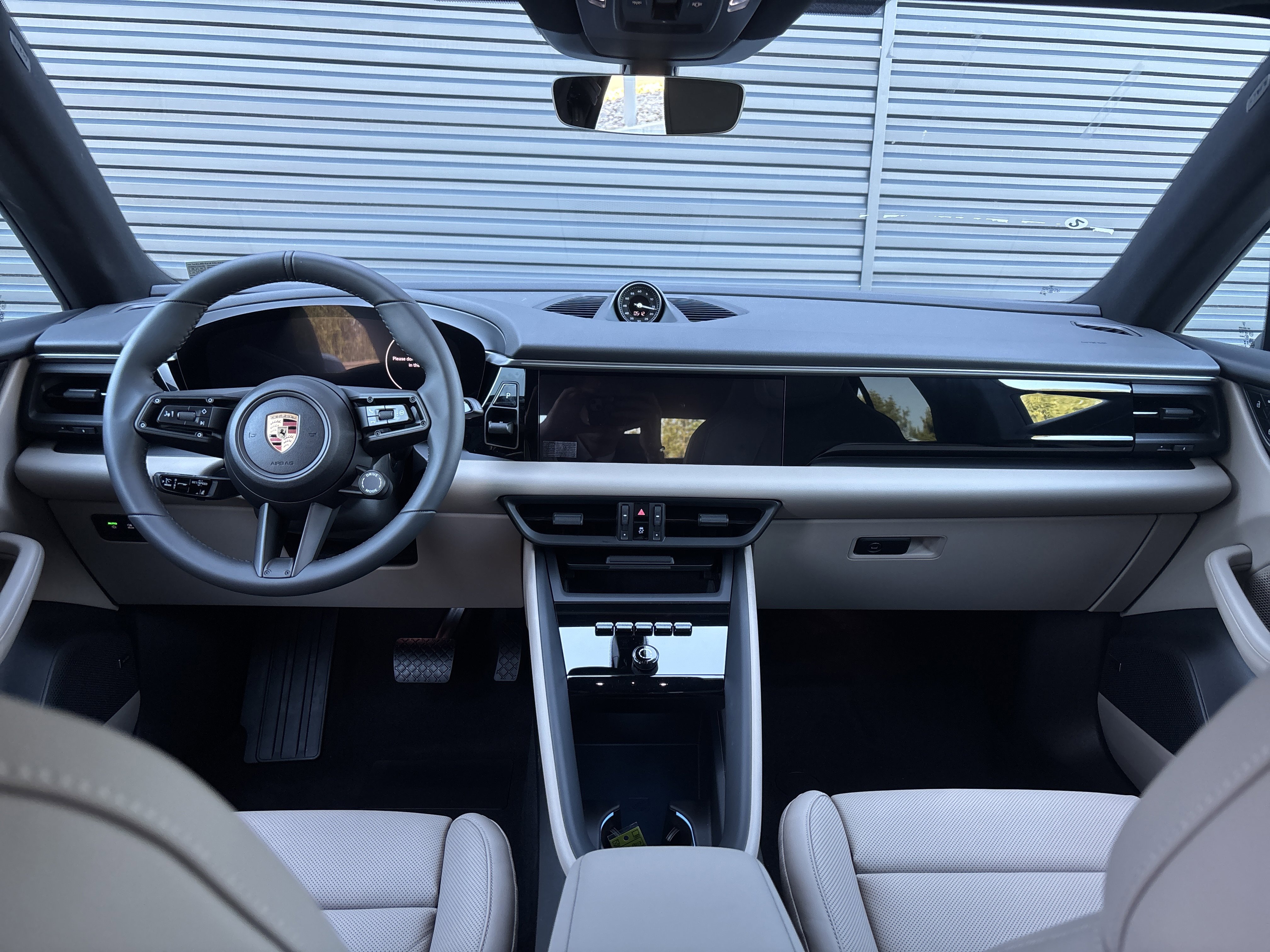 New 2025 Porsche Macan Electric image 12