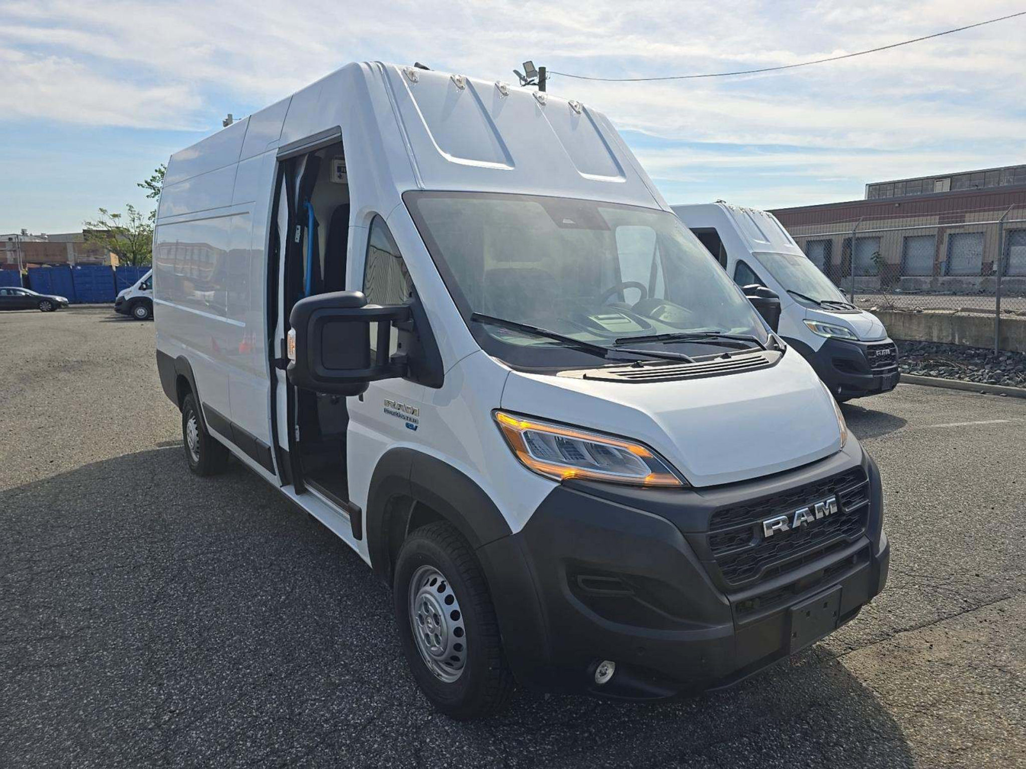 Used 2024 RAM ProMaster 3500 w/ Delivery Van Package FWD image 4