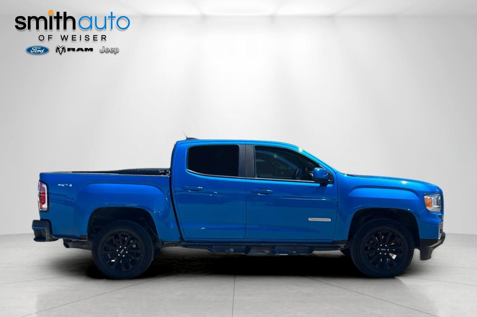 Used 2022 GMC Canyon Elevation w/ Elevation Premium Package AWD/4WD image 3