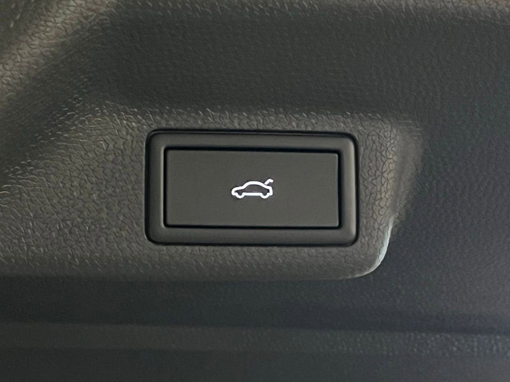 New 2025 Volkswagen ID. Buzz Pro S Plus image 39