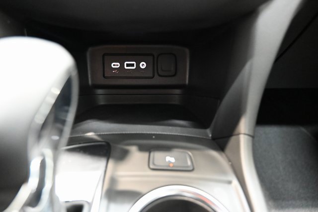 Used 2024 Chevrolet Equinox LT image 19