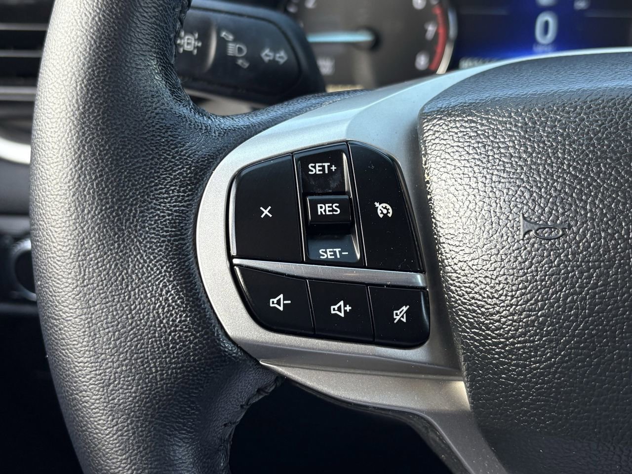 Used 2022 Ford Explorer XLT image 16