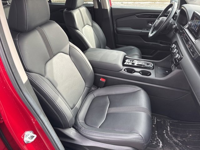 Certified 2025 Honda Pilot Touring image 22