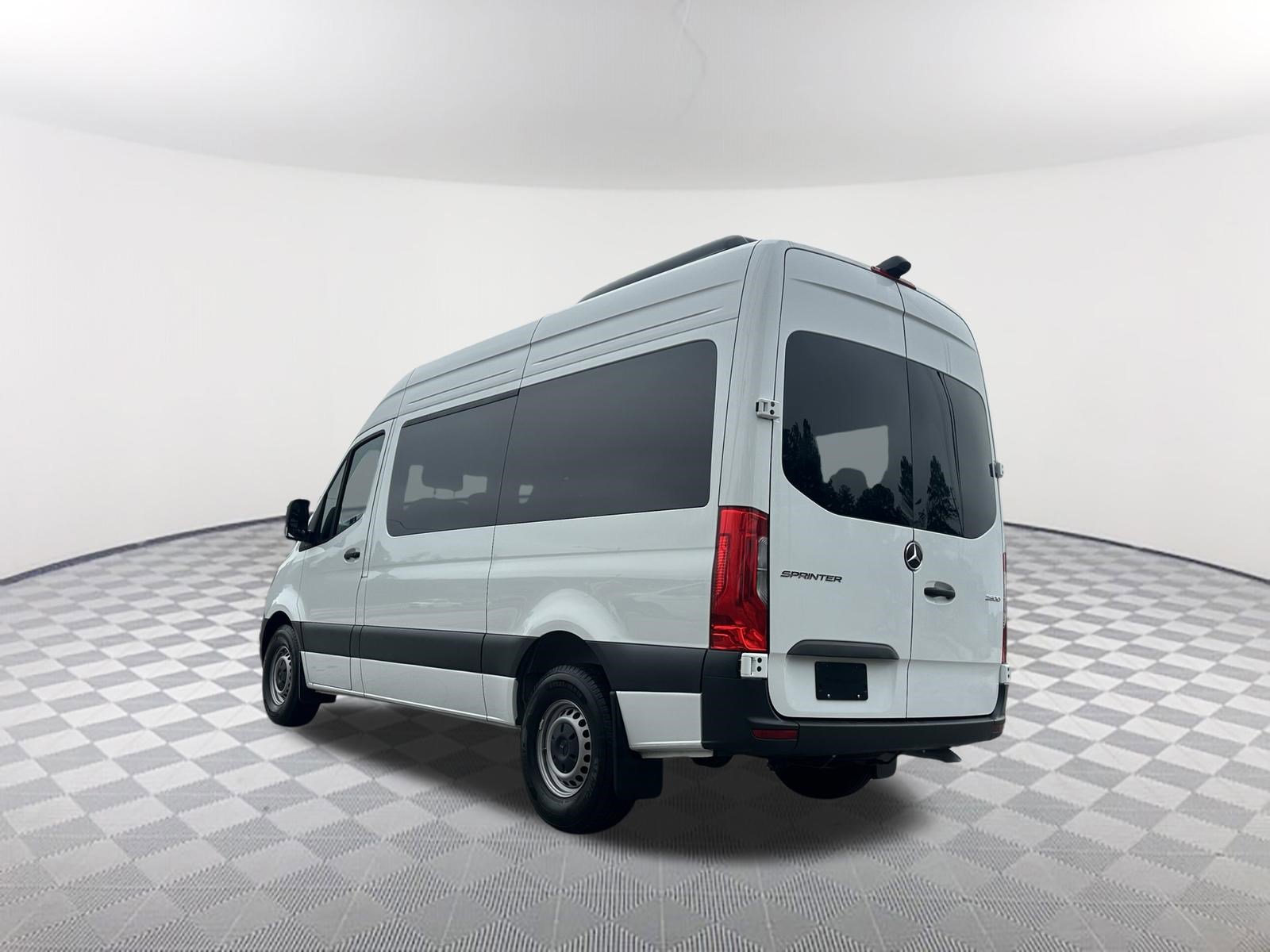 Used 2024 Mercedes-Benz Sprinter 2500 image 9