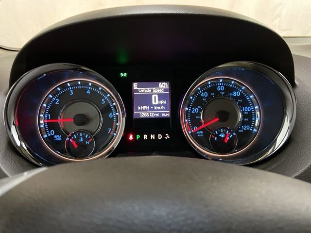 Used 2014 Chrysler Town & Country Touring FWD image 60