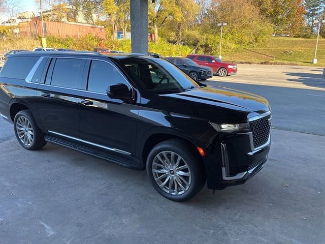 Used 2022 Cadillac Escalade ESV Premium Luxury image 12
