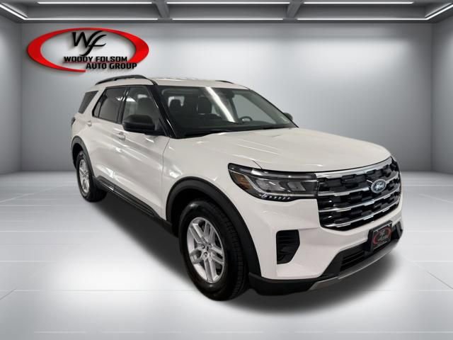 New 2026 Ford Explorer Active RWD image 3