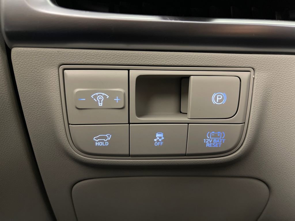 Certified 2025 Hyundai Tucson Limited AWD/4WD image 30