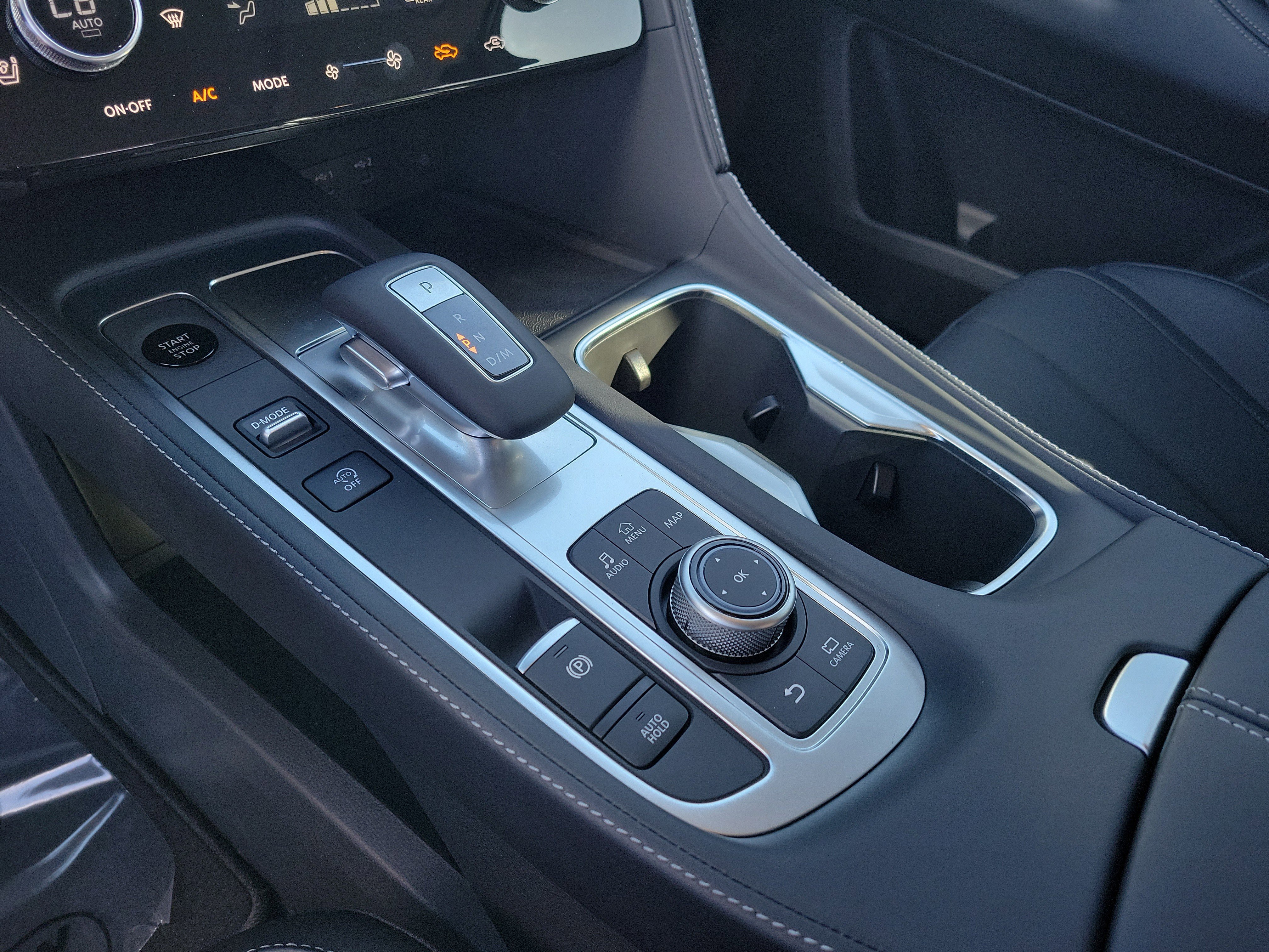 New 2026 INFINITI QX60 Luxe w/ Family Package image 11