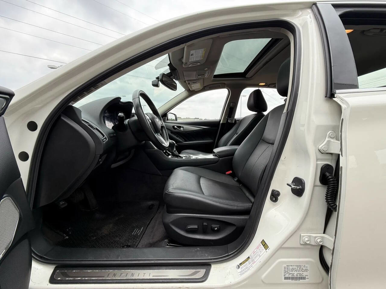 Used 2021 INFINITI Q50 Luxe w/ Seat & Sound Package image 15