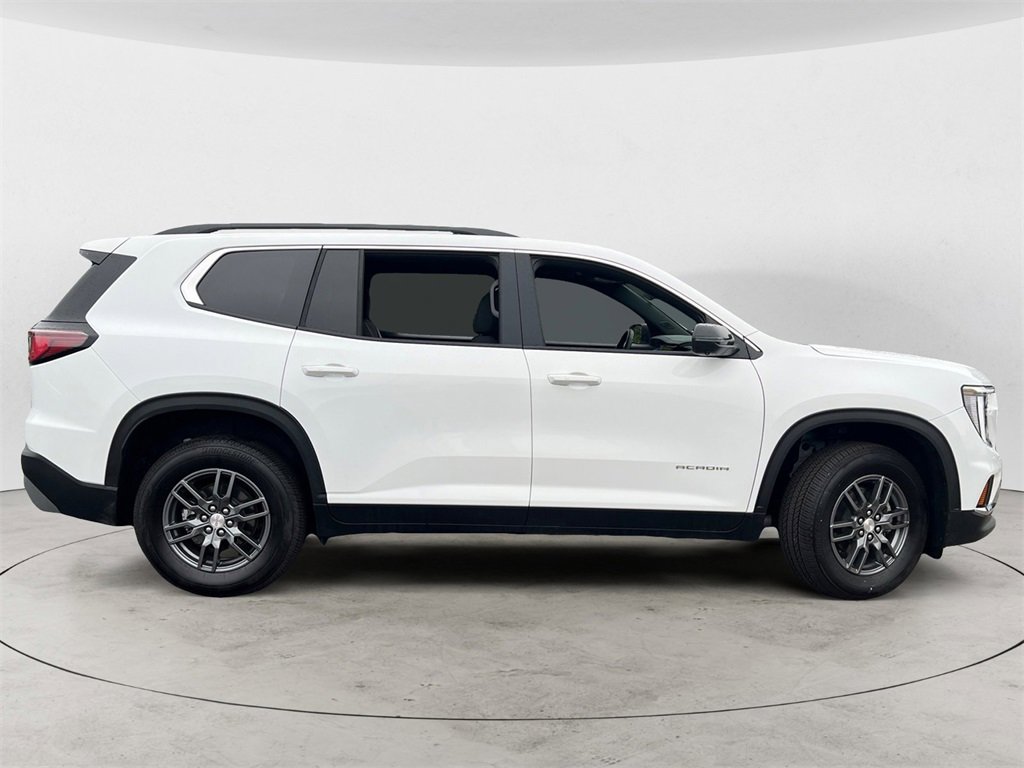 Used 2025 GMC Acadia Elevation image 2