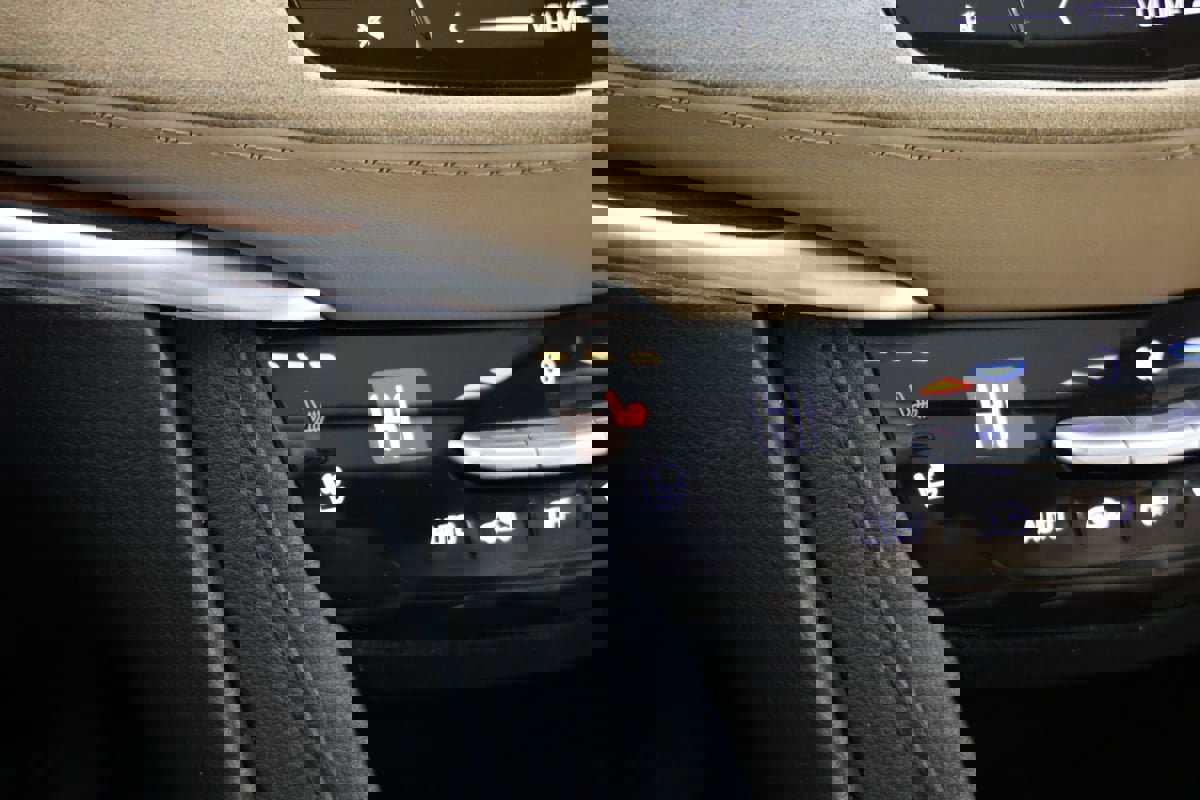 Used 2017 Cadillac XT5 Platinum image 9