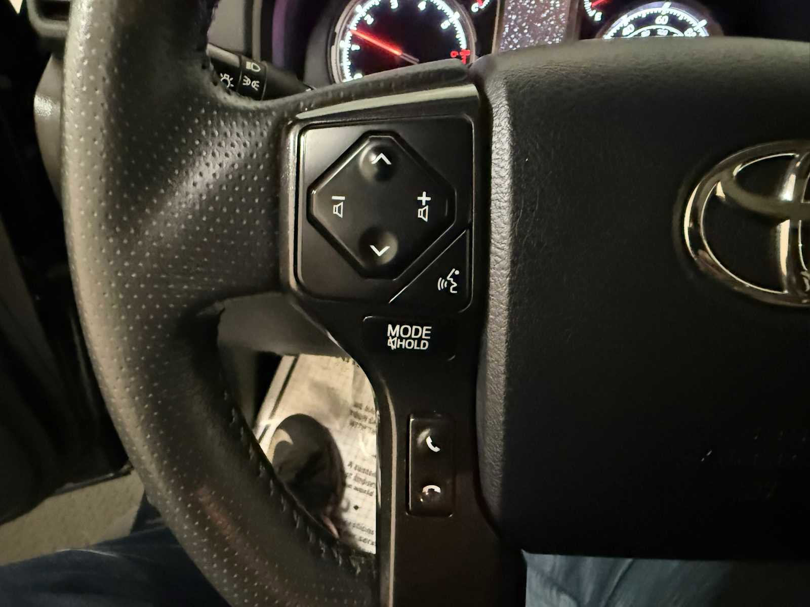Certified 2022 Toyota 4Runner TRD Off-Road Premium w/ 4Runner Bronze Package (TMS) AWD/4WD image 30