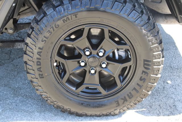 Used 2022 Jeep Gladiator Overland AWD/4WD image 14