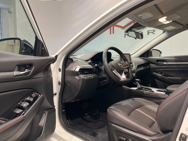 Used 2025 Nissan Altima 2.5 SR image 15