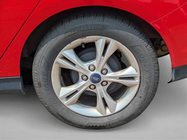 Used 2014 Ford Focus SE w/ SE Winter Package FWD image 11