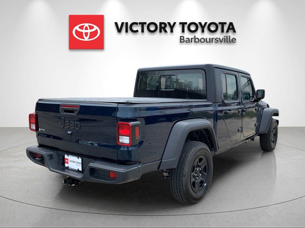 Used 2025 Jeep Gladiator Sport image 7