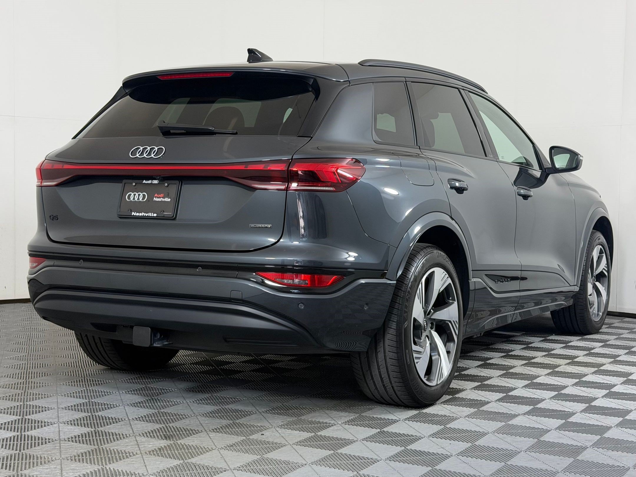 Certified 2025 Audi Q6 e-tron Premium Plus w/ Premium Plus AWD/4WD image 9