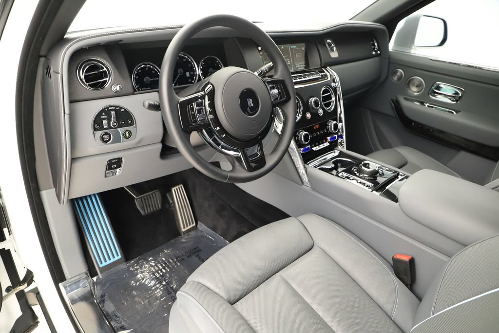 Used 2024 Rolls-Royce Cullinan w/ Cullinan Package AWD/4WD image 15