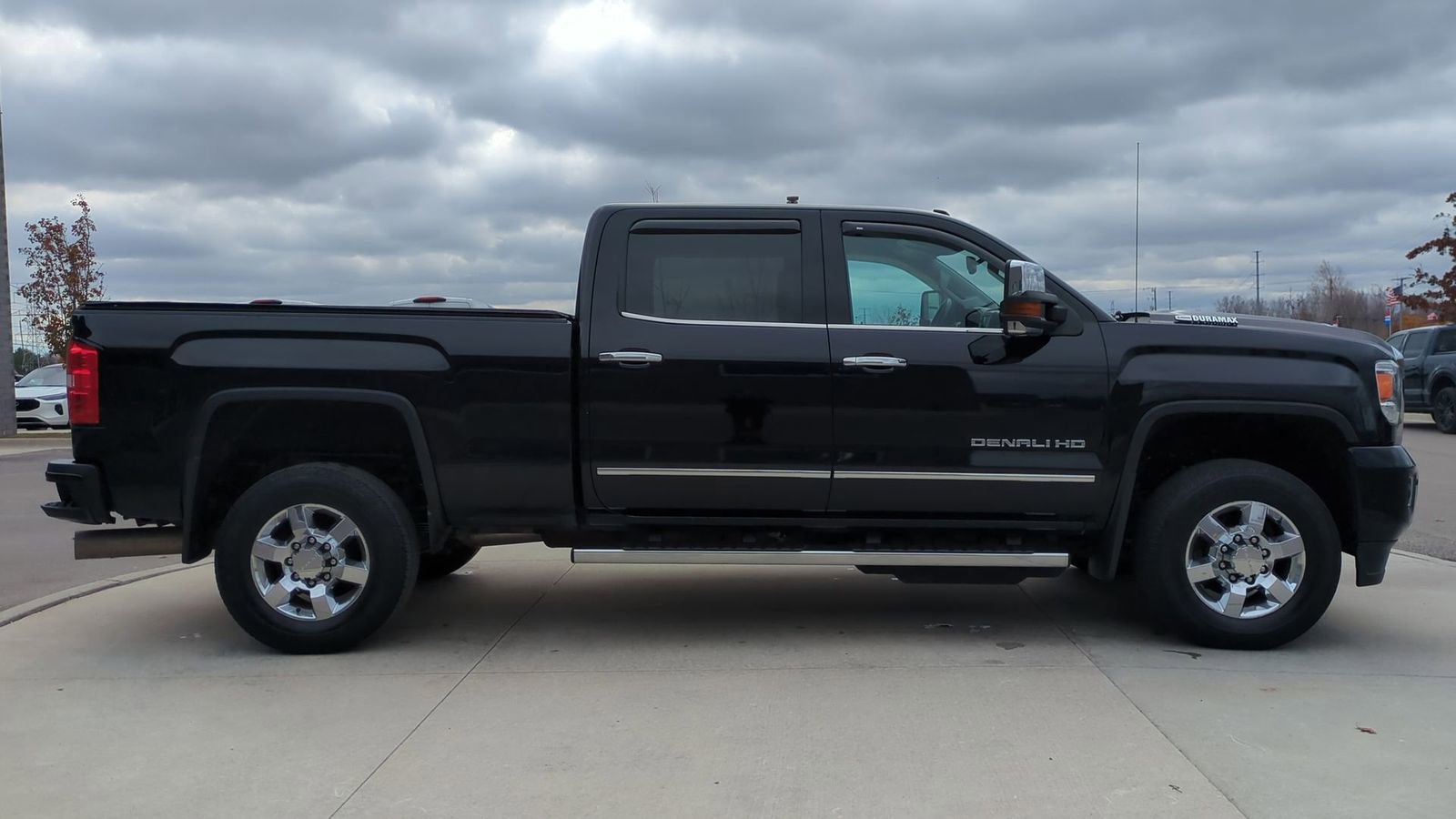 Used 2017 GMC Sierra 3500 Denali w/ Duramax Plus Package image 8