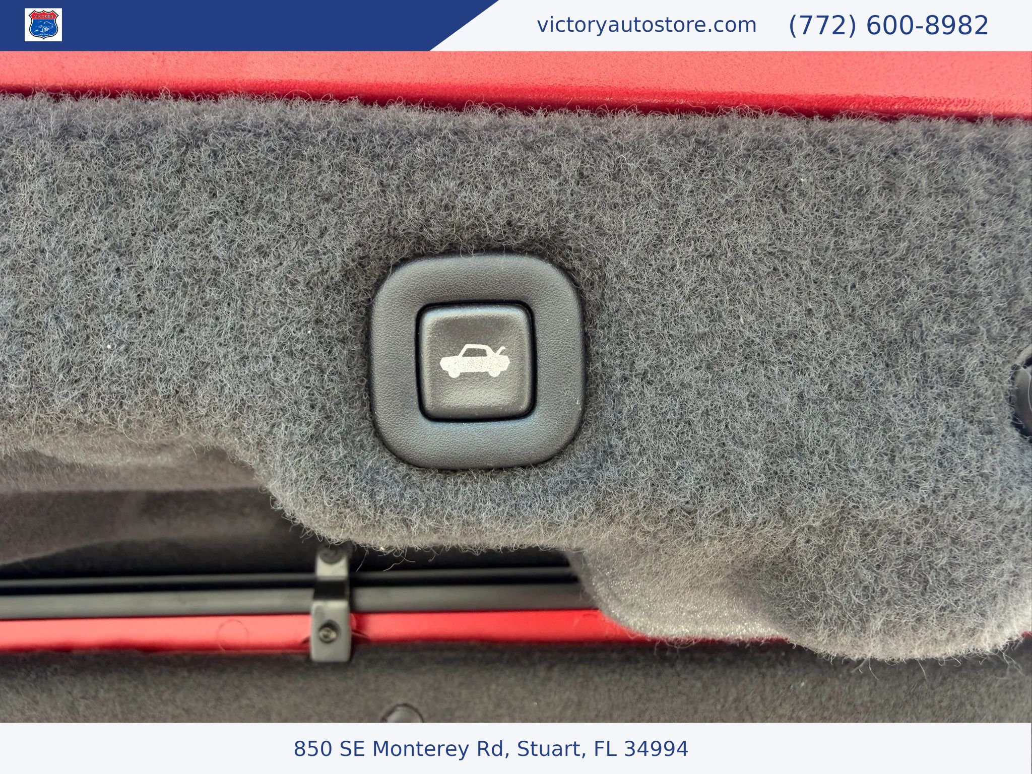 Used 2004 Cadillac XLR RWD image 17