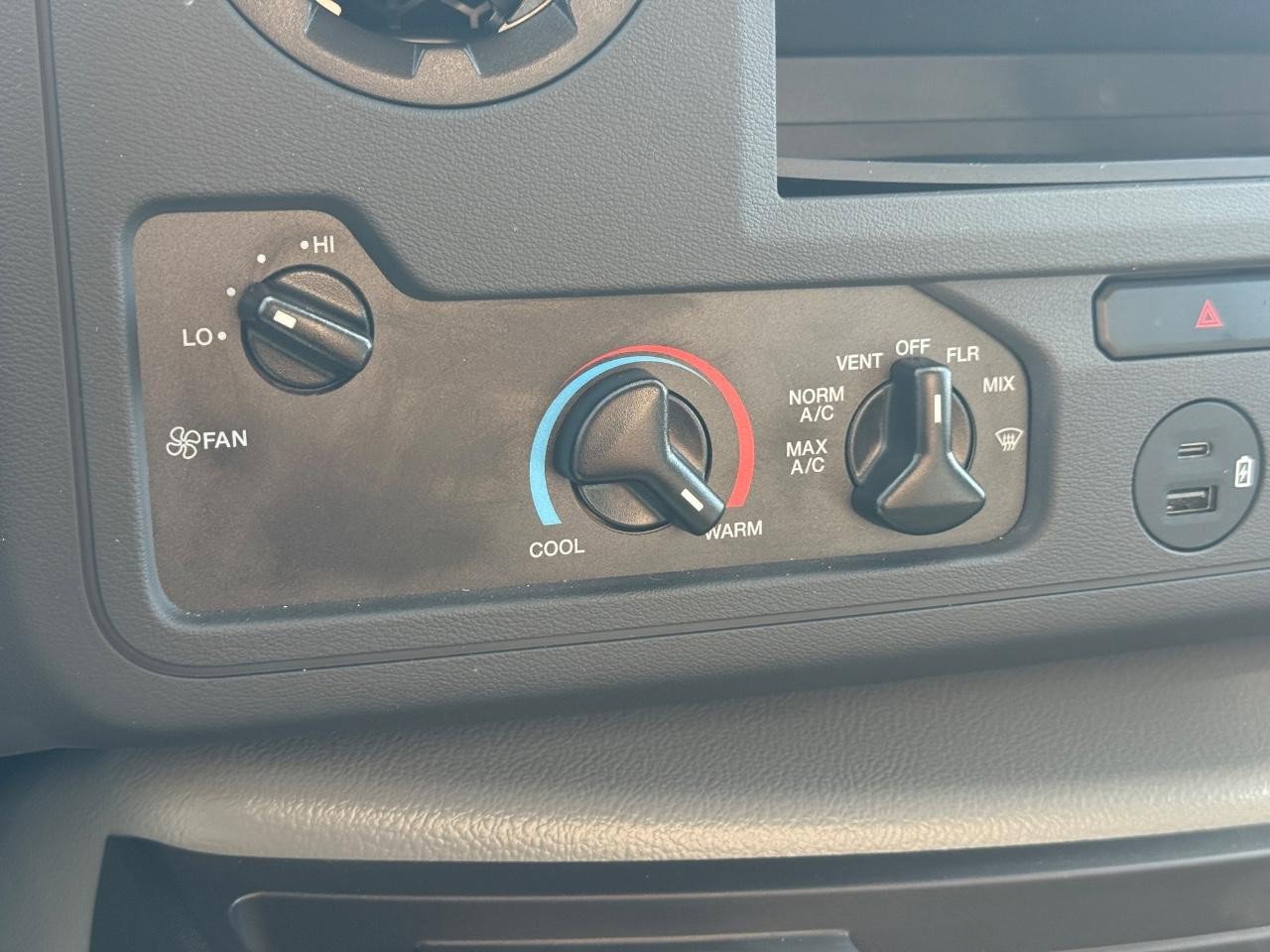 New 2026 Ford E-450 and Econoline 450 Super Duty w/ Power Equipment Group RWD image 15