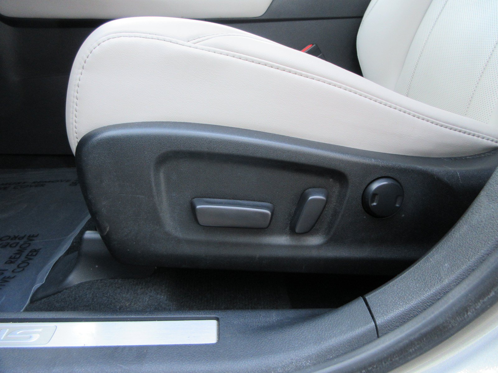 Used 2022 Lexus RX 450h AWD w/ Premium Package image 32