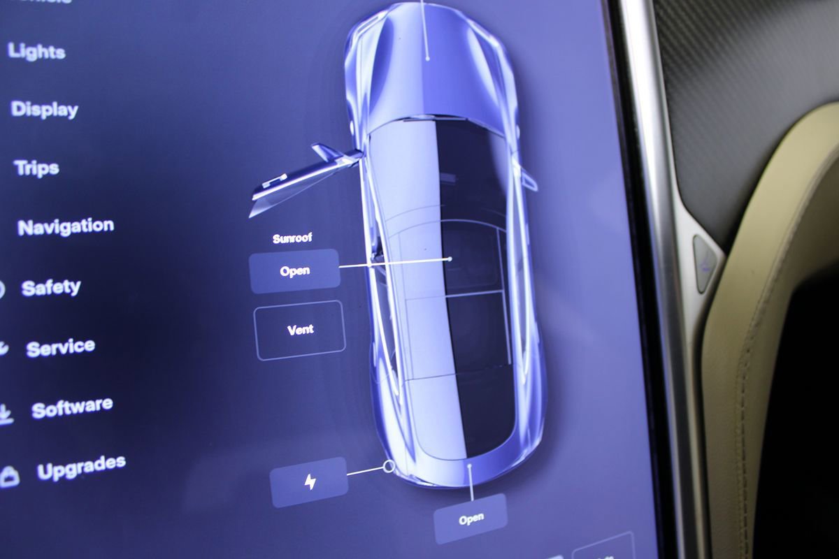 Used 2013 Tesla Model S Performance RWD image 42