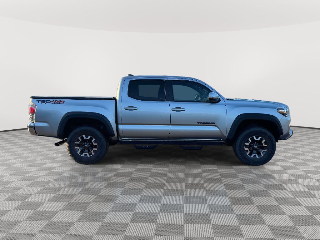 Used 2022 Toyota Tacoma TRD Off-Road AWD/4WD image 8