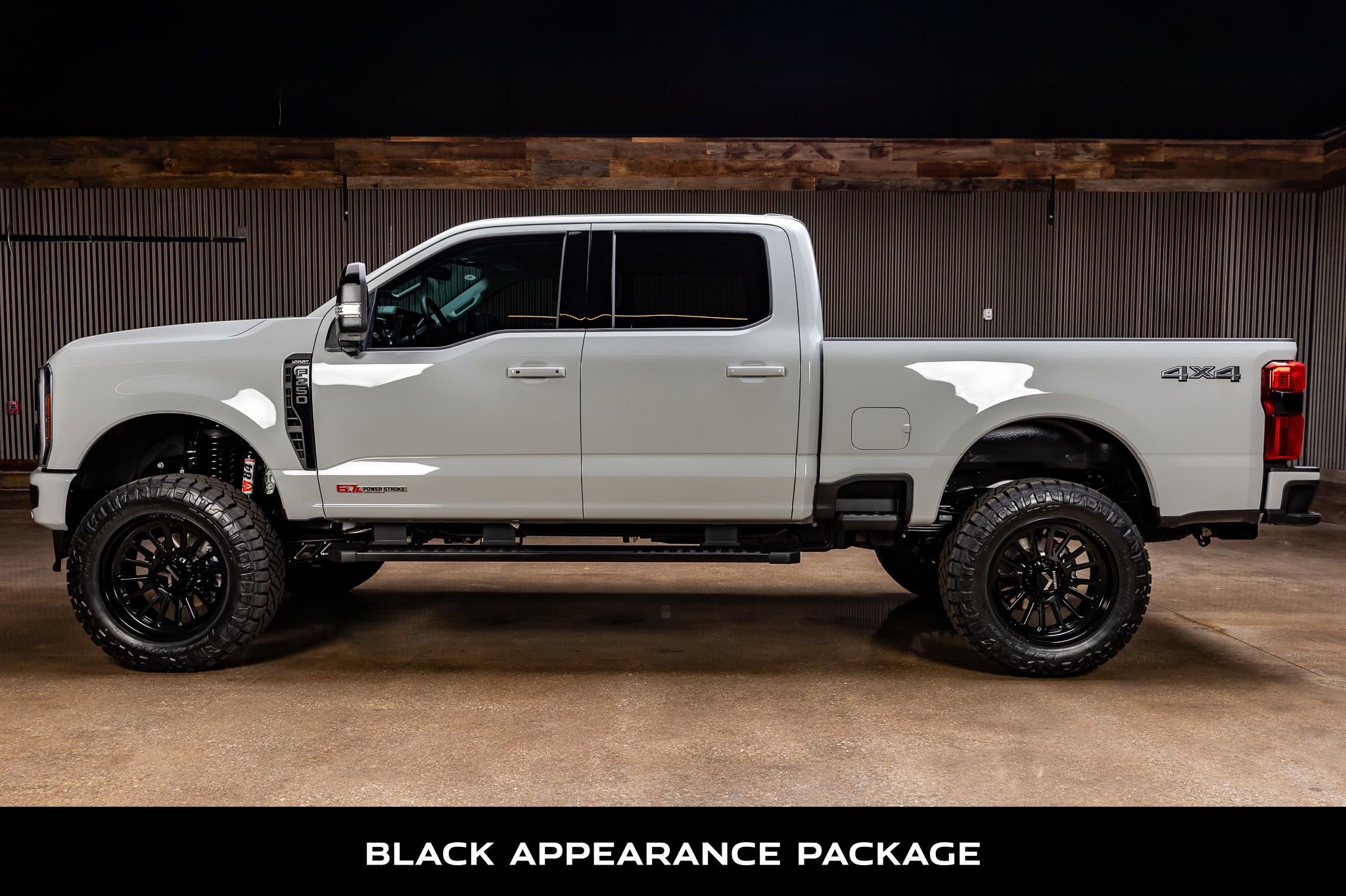 Used 2026 Ford F250 Lariat w/ Black Appearance Package image 6
