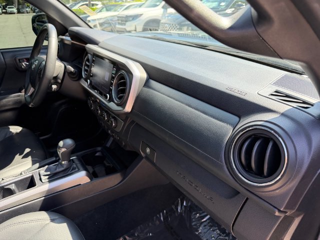 Used 2022 Toyota Tacoma Limited AWD/4WD image 17