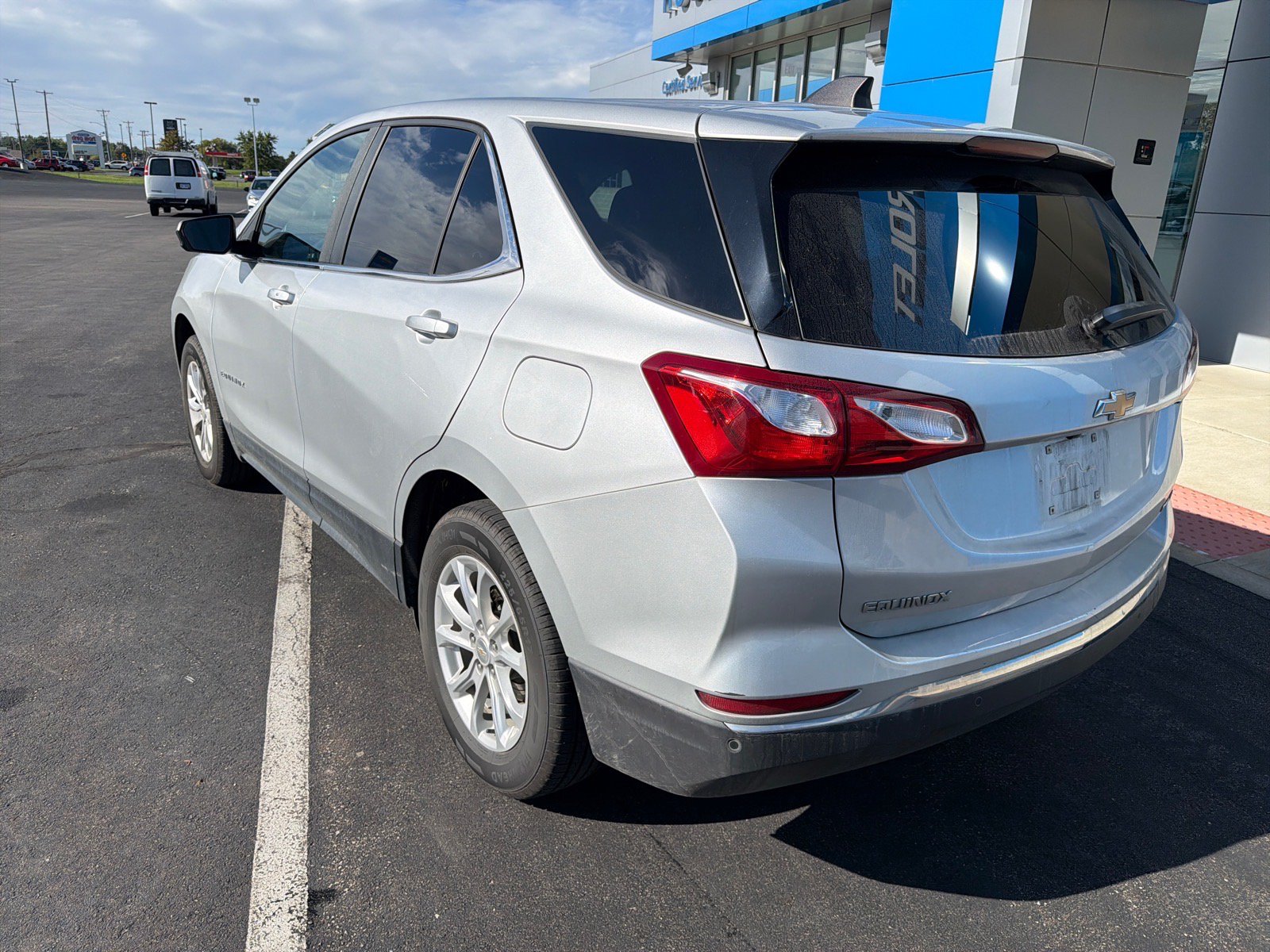 Used 2021 Chevrolet Equinox LT w/ LPO, Cargo Package AWD/4WD image 2