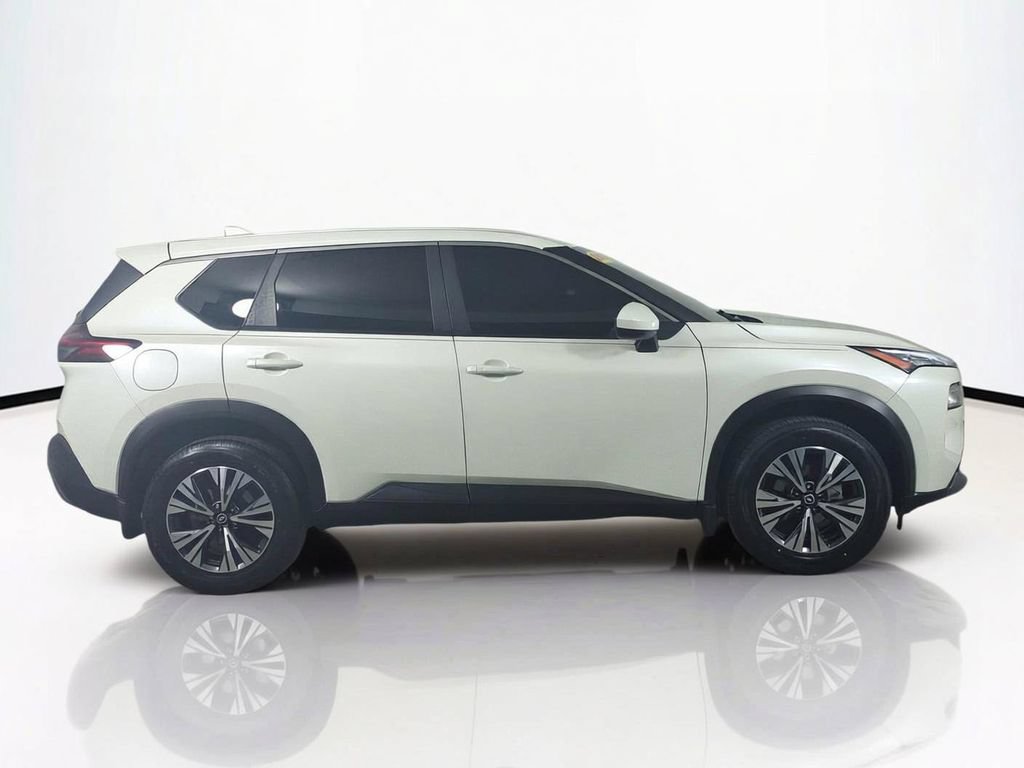 Used 2023 Nissan Rogue SV FWD image 4
