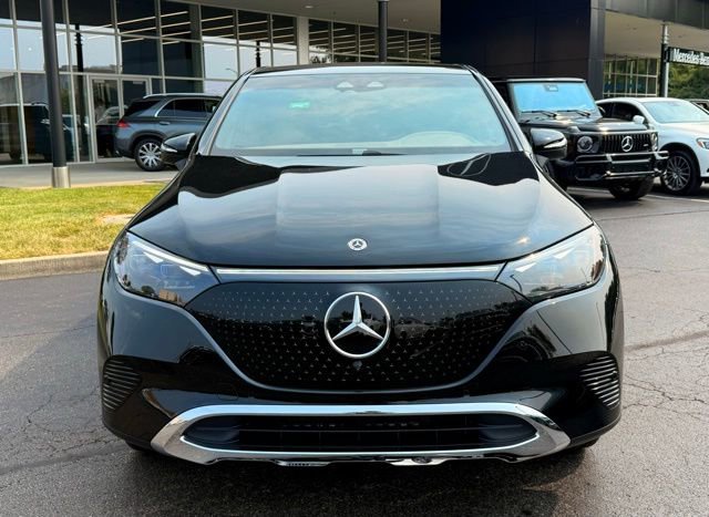 New 2026 Mercedes-Benz EQE 320 4MATIC SUV image 2