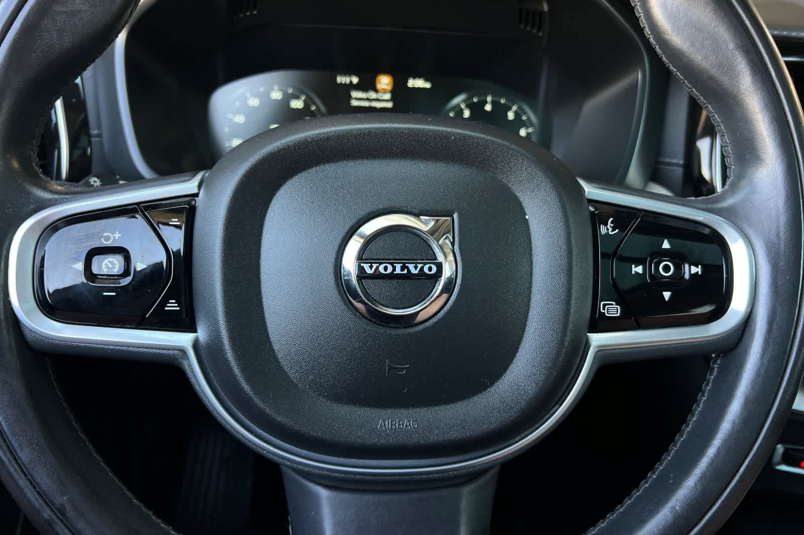 Used 2018 Volvo XC60 T6 Inscription w/ Convenience Package AWD/4WD image 25