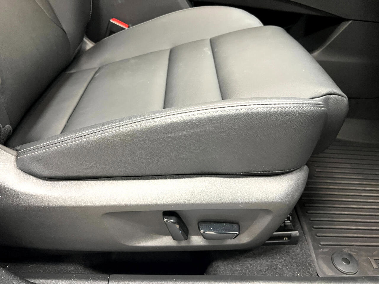 Used 2024 Nissan Rogue SL w/ SL Premium Package image 22