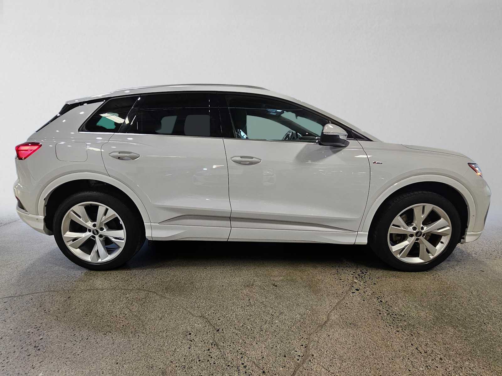Used 2023 Audi Q4 e-tron Prestige w/ 20" Wheel Package AWD/4WD image 2