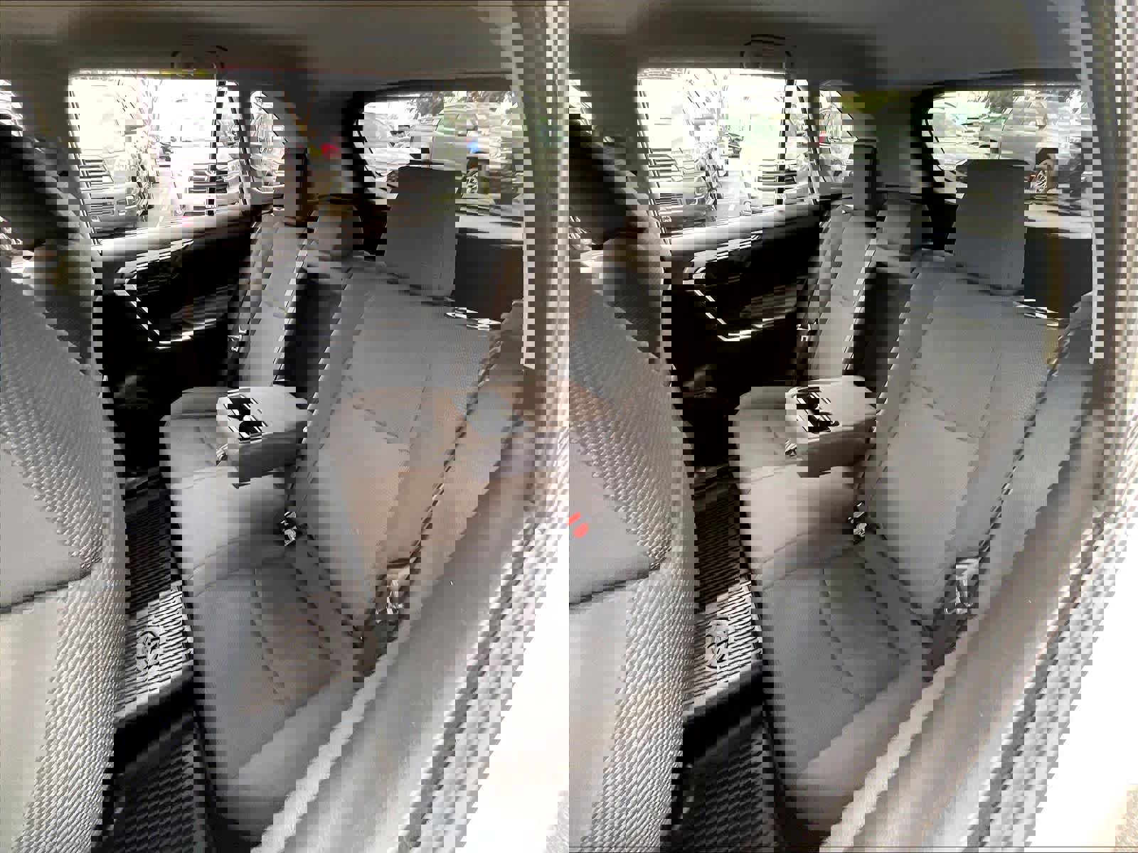 Used 2022 Toyota RAV4 LE image 27