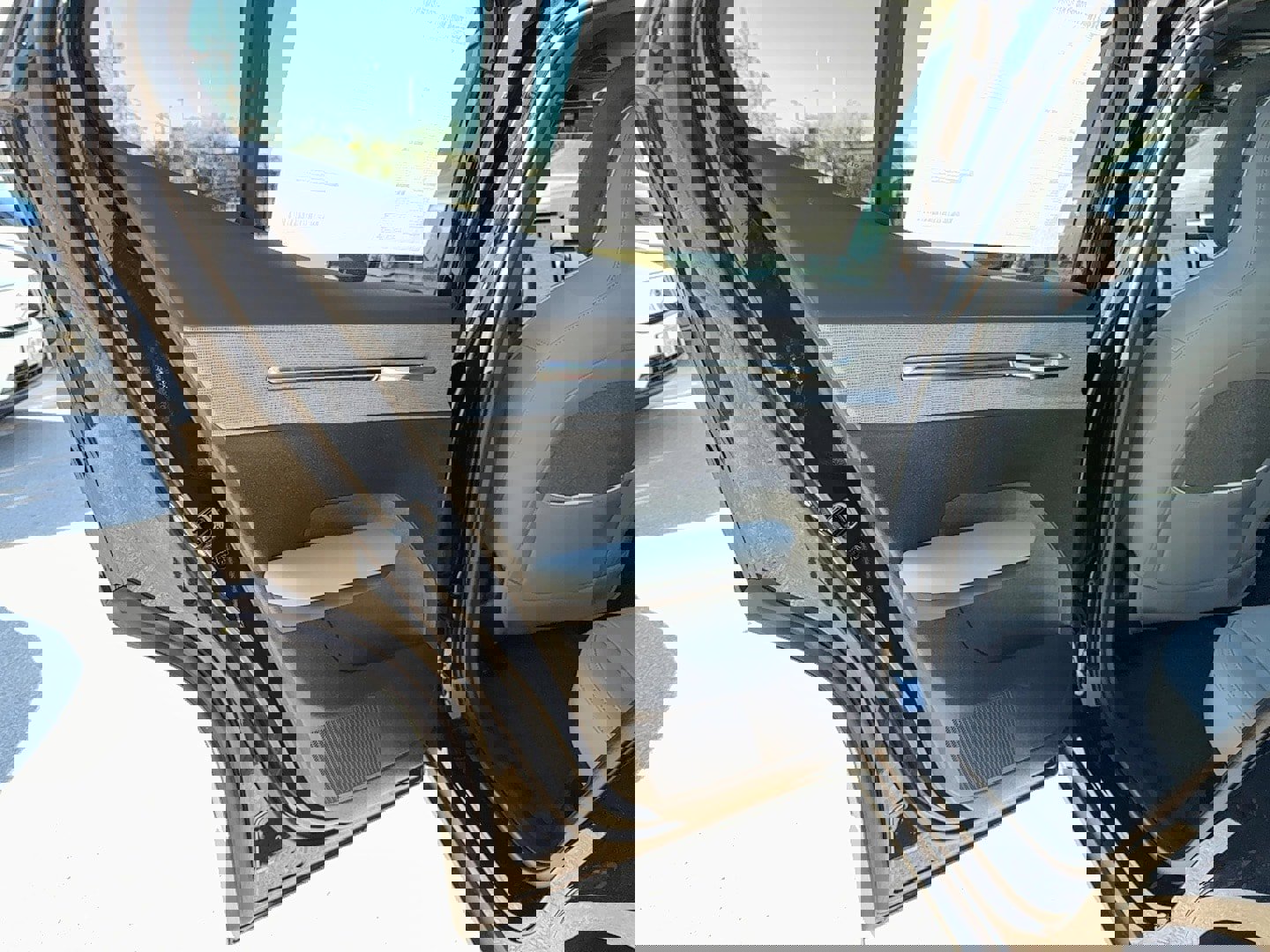 New 2026 Volvo EX30 Plus w/ Protection Package Premier image 15