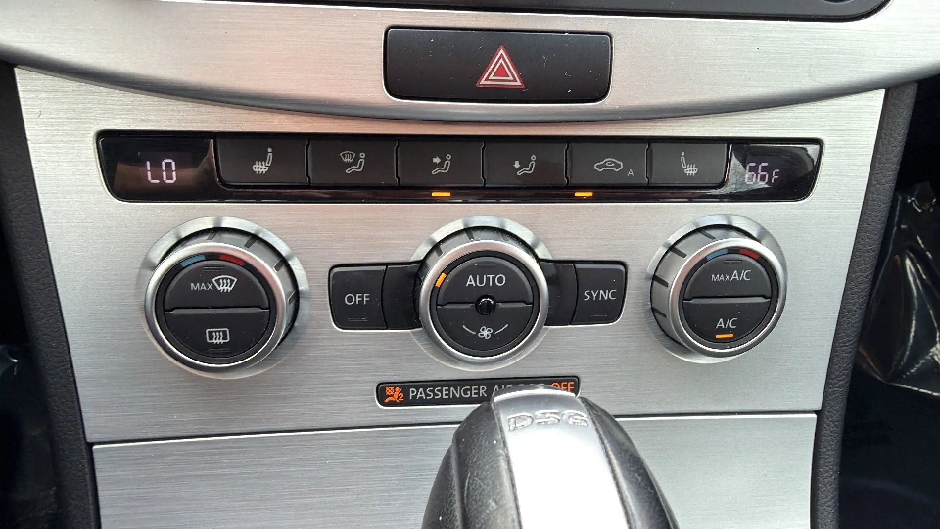 Used 2014 Volkswagen CC R-Line image 33